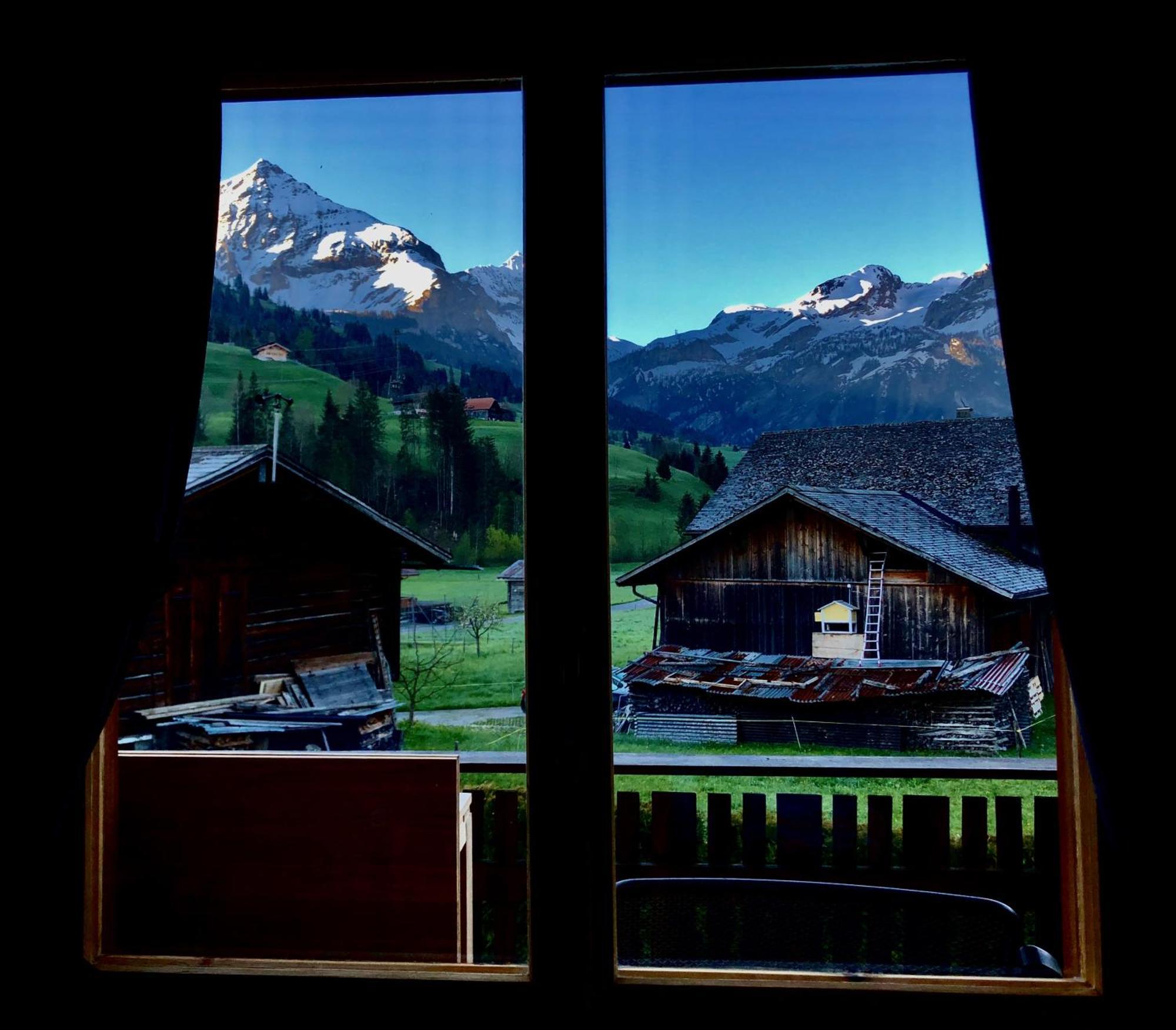Beautiful Apartment With Stunning View Gsteig Екстериор снимка