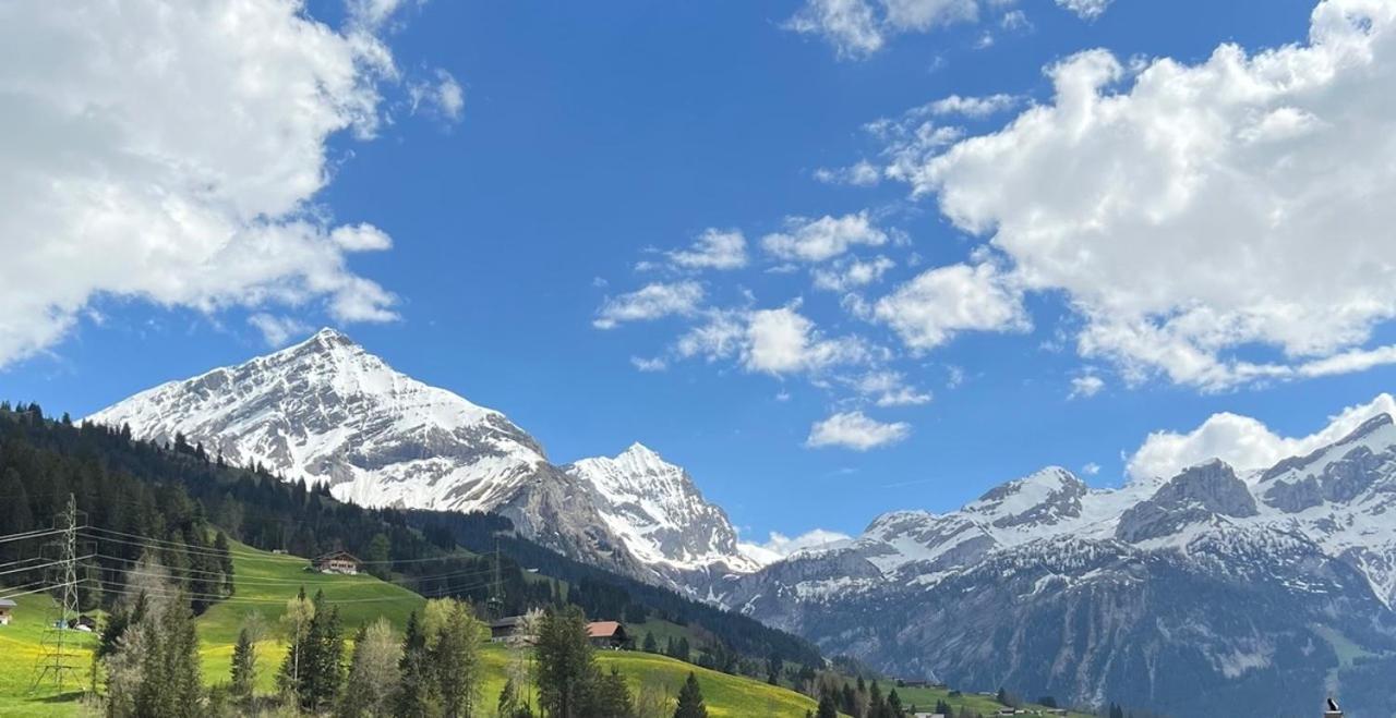 Beautiful Apartment With Stunning View Gsteig Екстериор снимка