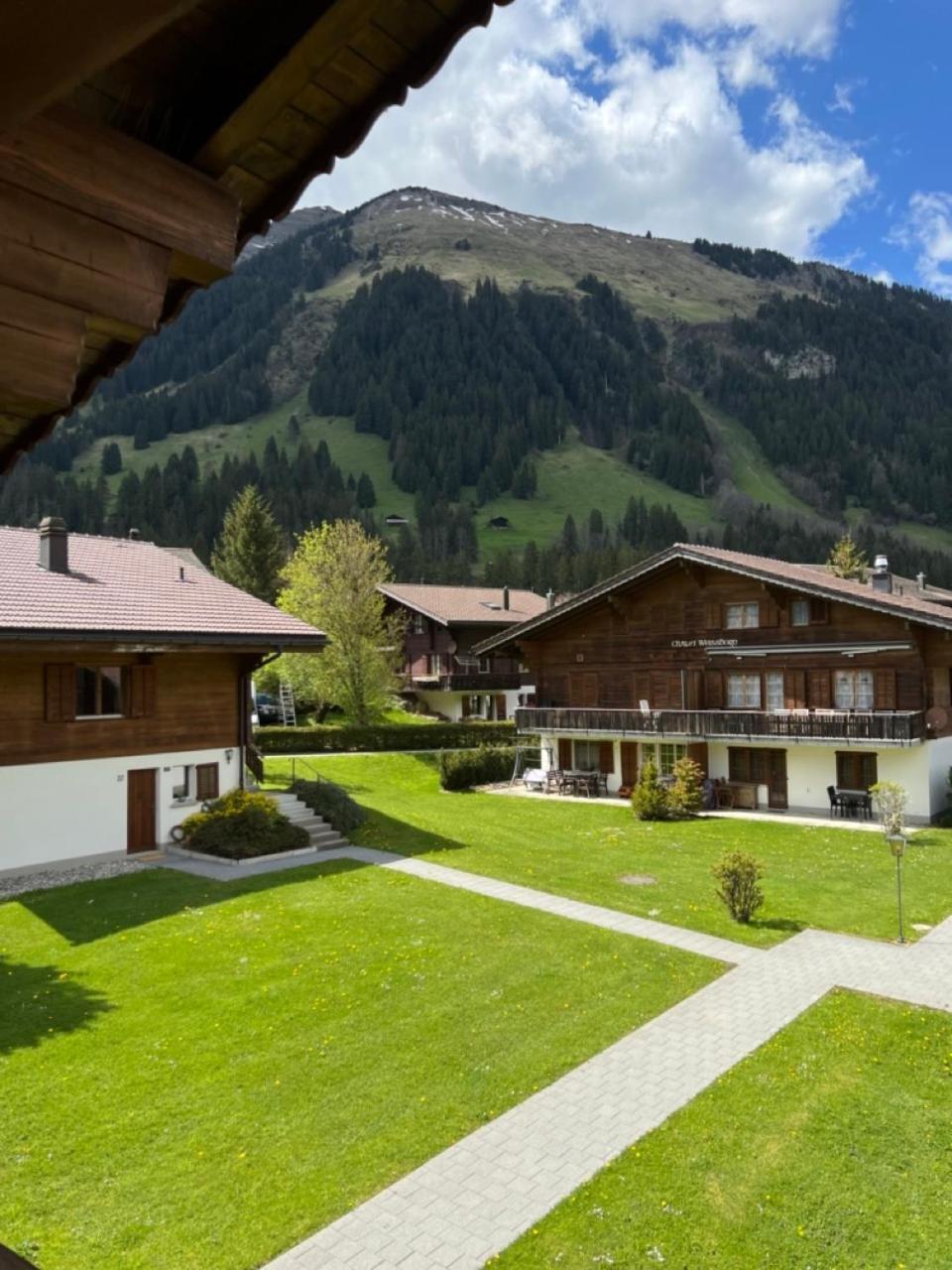 Beautiful Apartment With Stunning View Gsteig Екстериор снимка