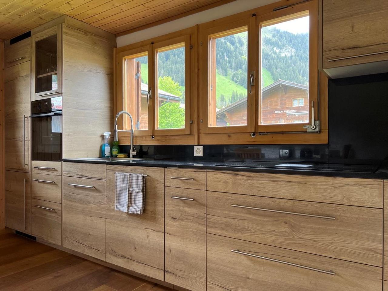 Beautiful Apartment With Stunning View Gsteig Стая снимка