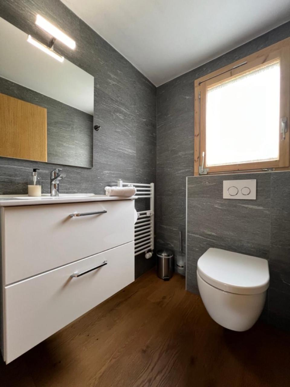 Beautiful Apartment With Stunning View Gsteig Стая снимка
